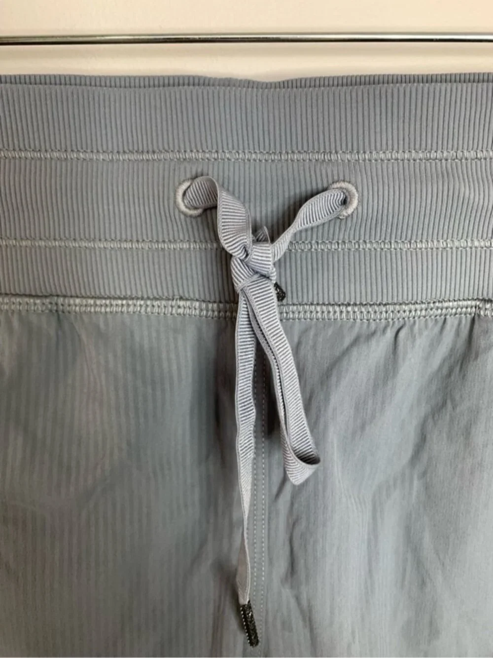 Lululemon Grey Cropped Pants 8